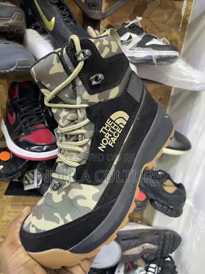 The North Face Men's Chilkat v Cognito Boots,
