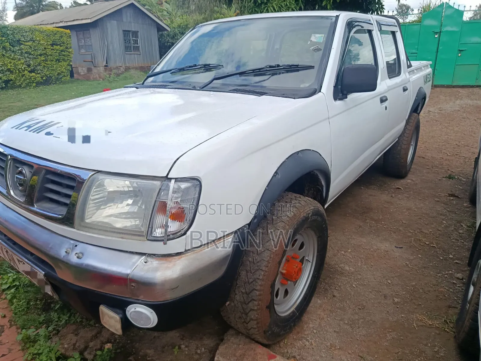 Nissan Hardbody 2001 White