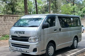 Toyota HiAce 2013 Silver