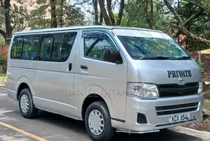 Toyota HiAce 2013 Silver