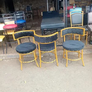 Chic Parlour Seat