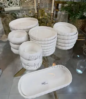 Magnifique White 25 Pieces Ceramic Dinner Set.