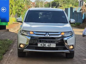 Mitsubishi Outlander 2016 White