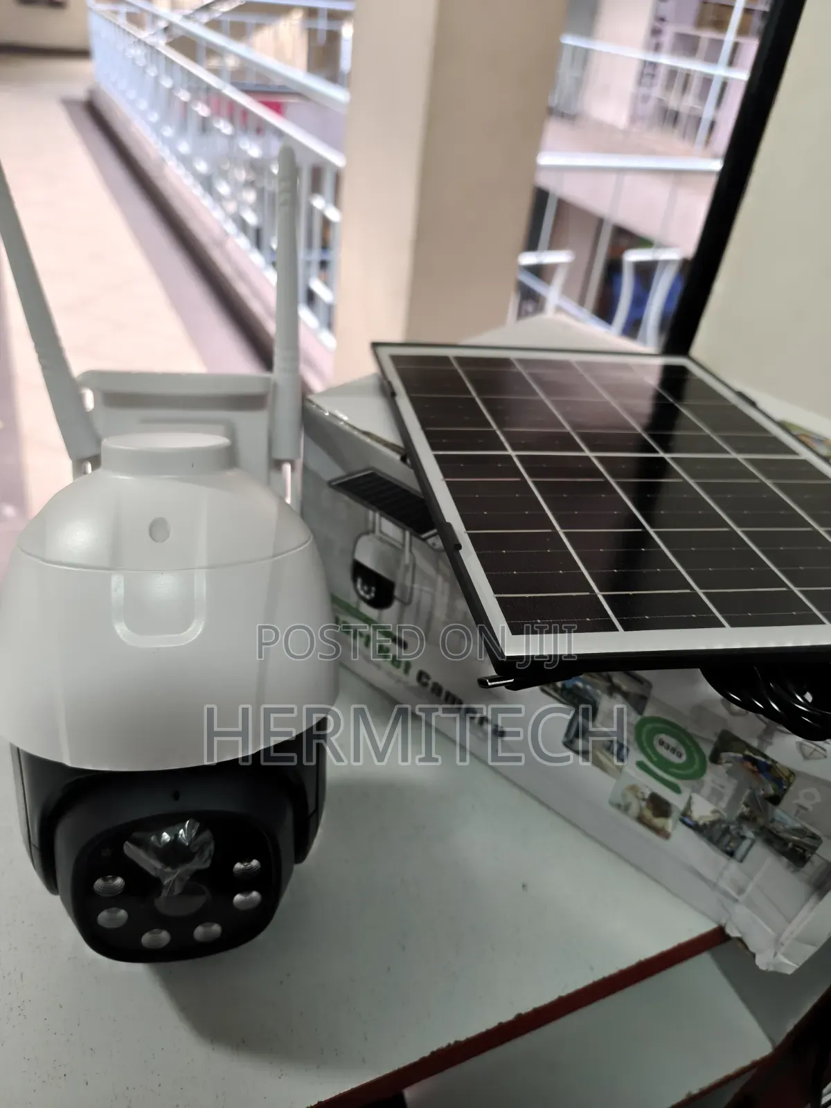 Solar Powered PTZ Single Lens Screen Display 4g Smart