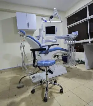 New Dental Chair (Complete With Oil Free Compressor)