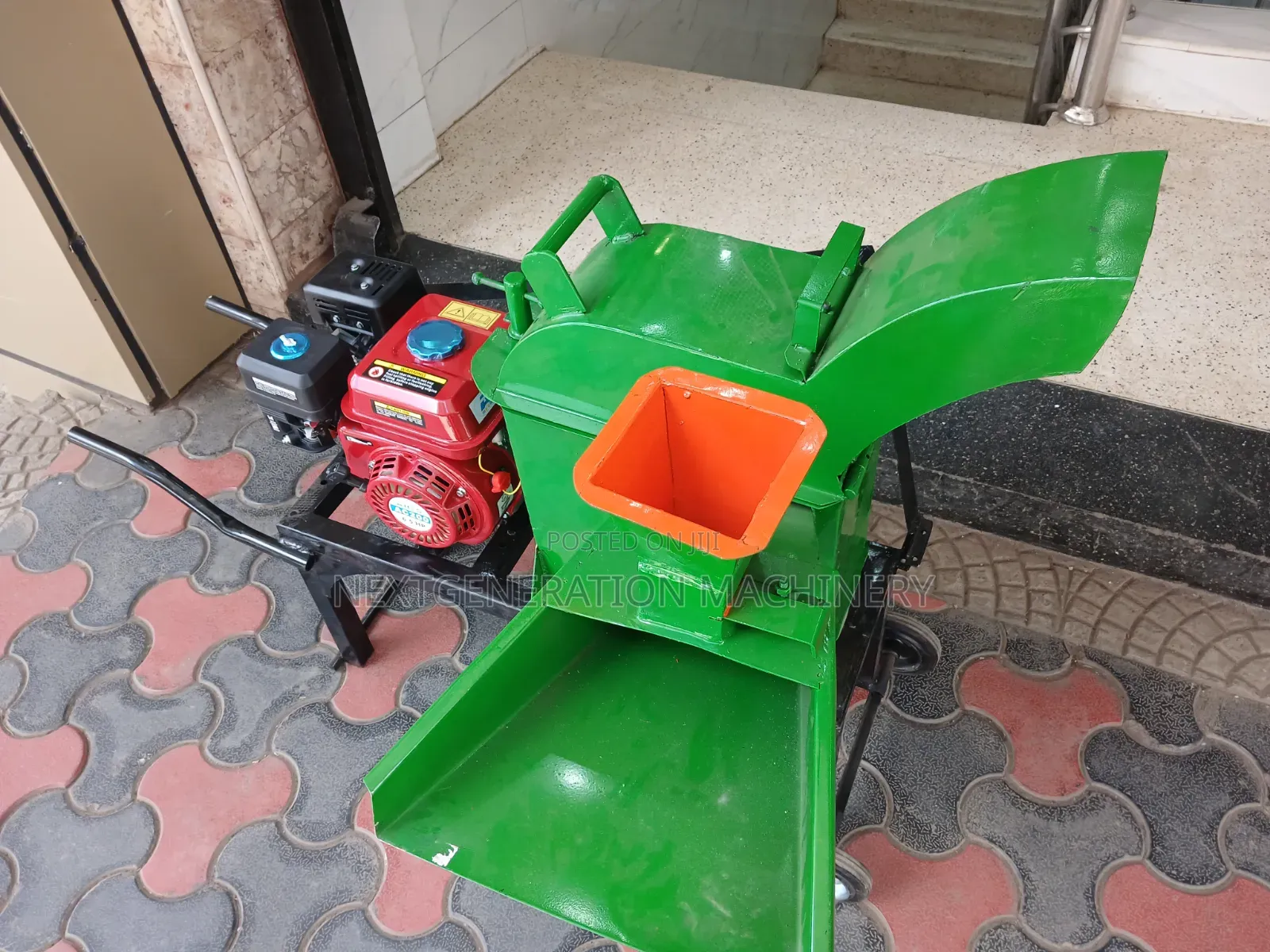 Agricultural Feeding Chopper With Engine