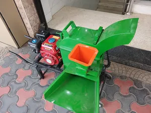 Agricultural Feeding Chopper With Engine