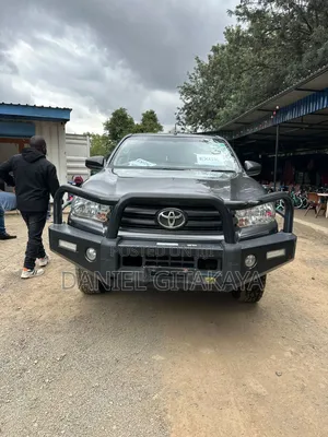 Toyota Hilux Revo Double Cab Deisel 2.4 RWD 2021 Black