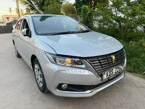 Toyota Premio 2018 Silver