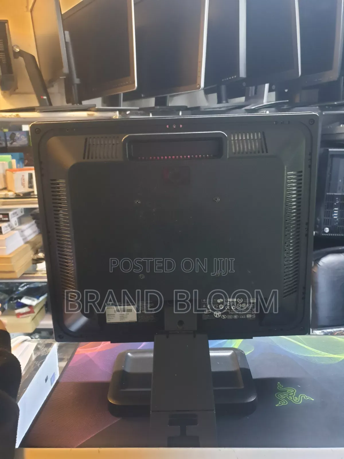 Hp 17 Inches Squared