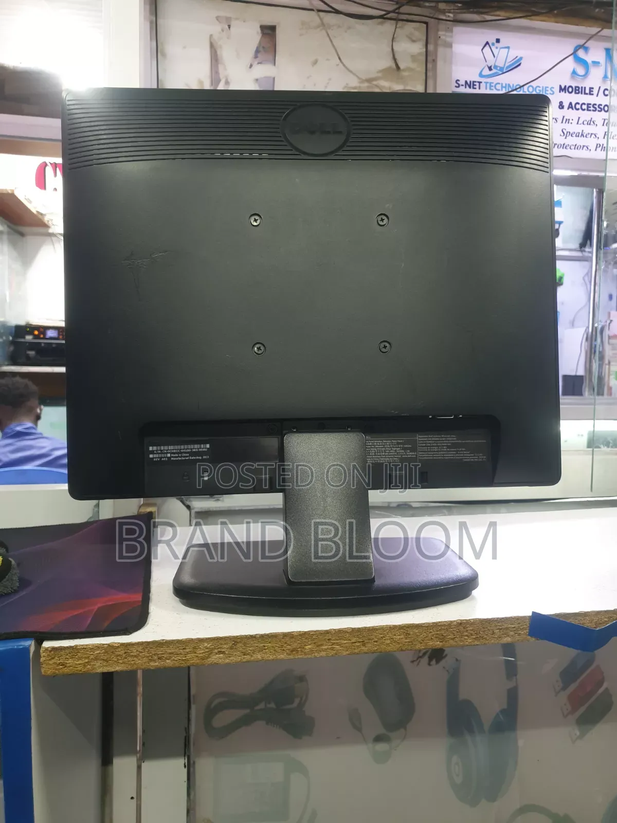 Dell 19 Inches Squared