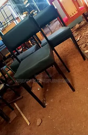Arranged Black Office Chair Sw