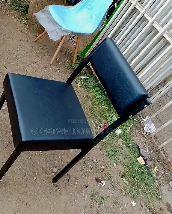 Modern Black Office Chair Rt