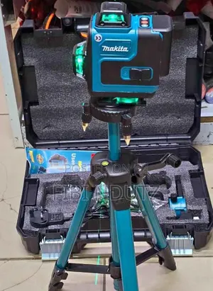 Heavy Duty Makita Laser Level Has 2 Batteries