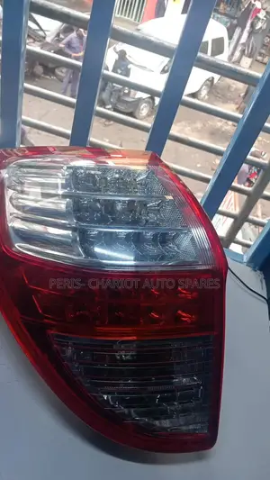 Toyota Vanguard 2012 Taillights