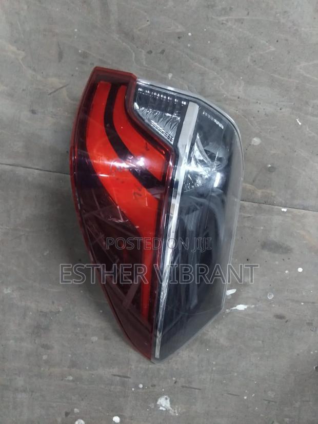 Honda Fit Shuttle Hybrid 2016 Backlights