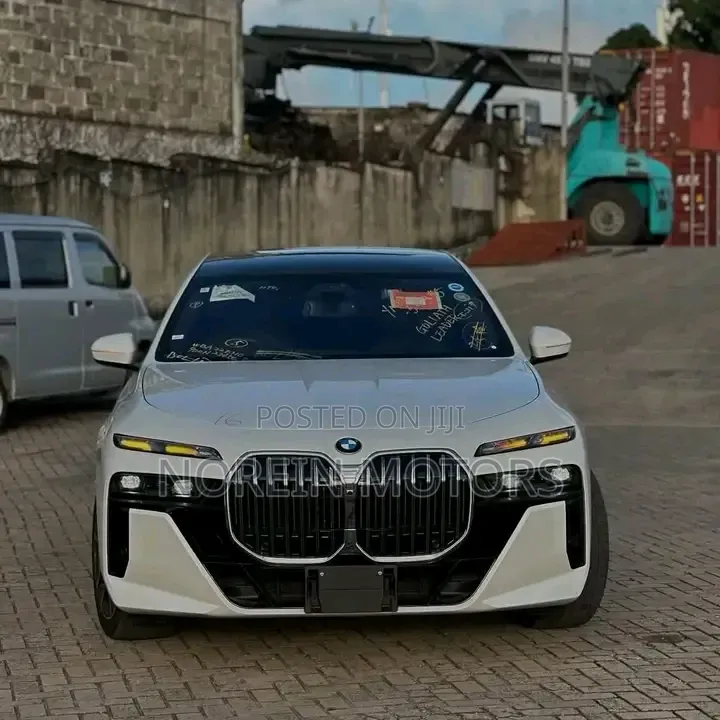 BMW 740 2024 Off white
