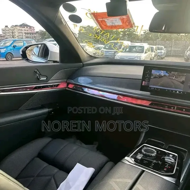 BMW 740 2024 Off white