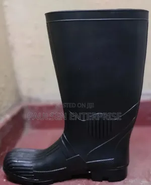 Heavy Duty Black Gumboot
