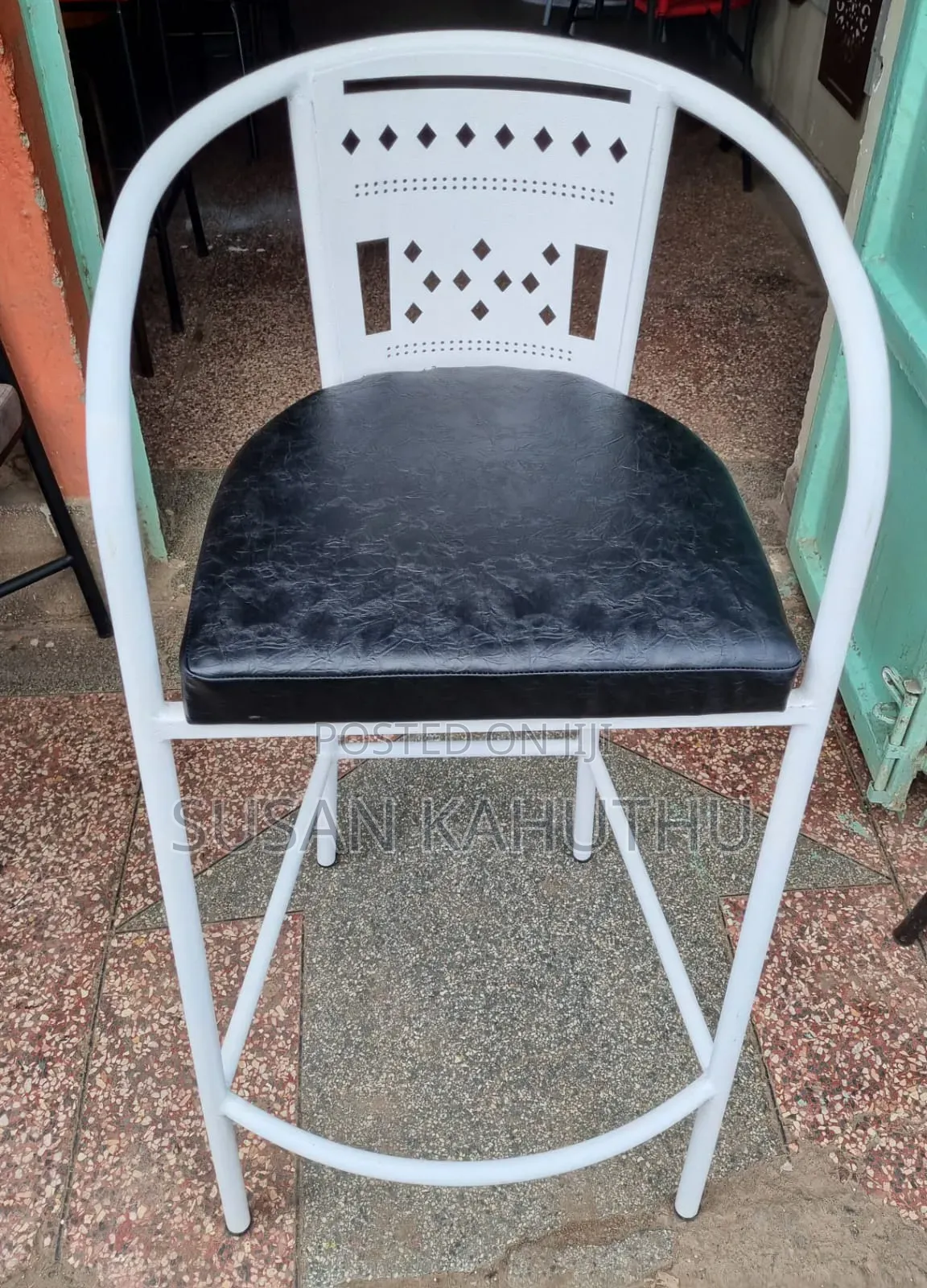Stunning and Exquisite Seat