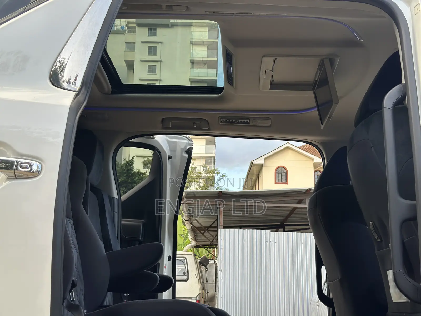 Toyota Vellfire 2018 White