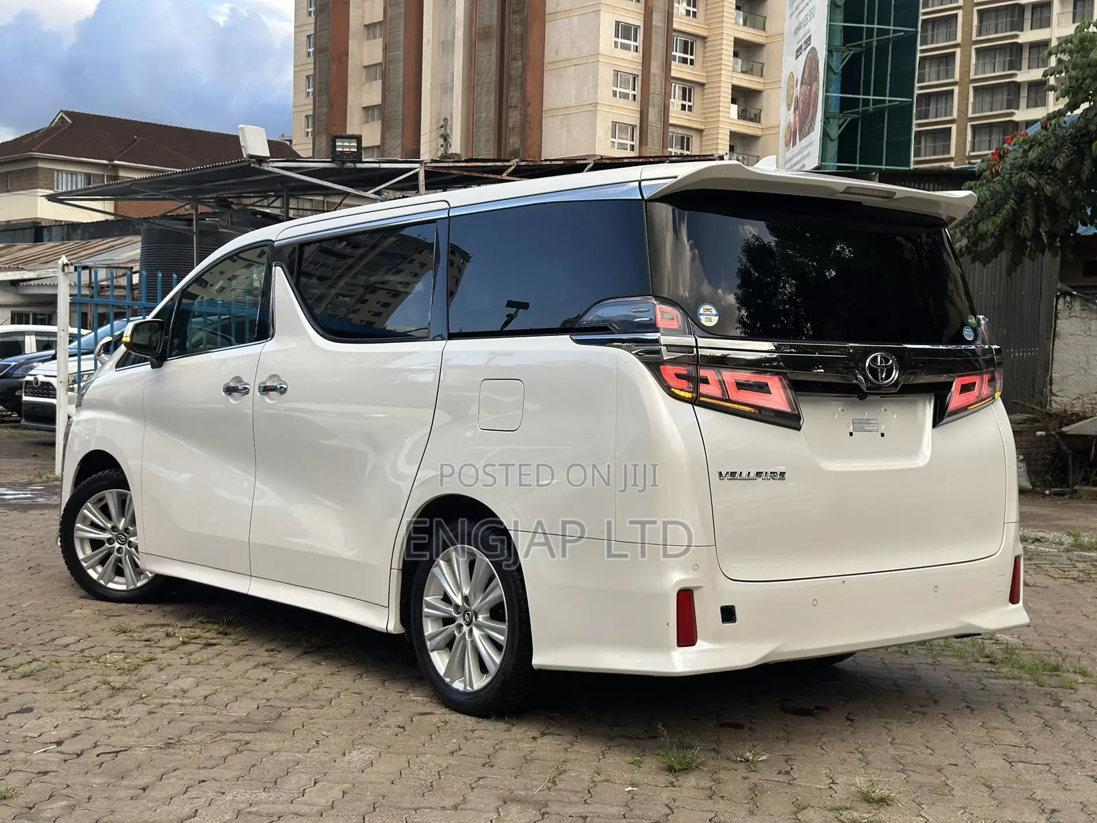 Toyota Vellfire 2018 White