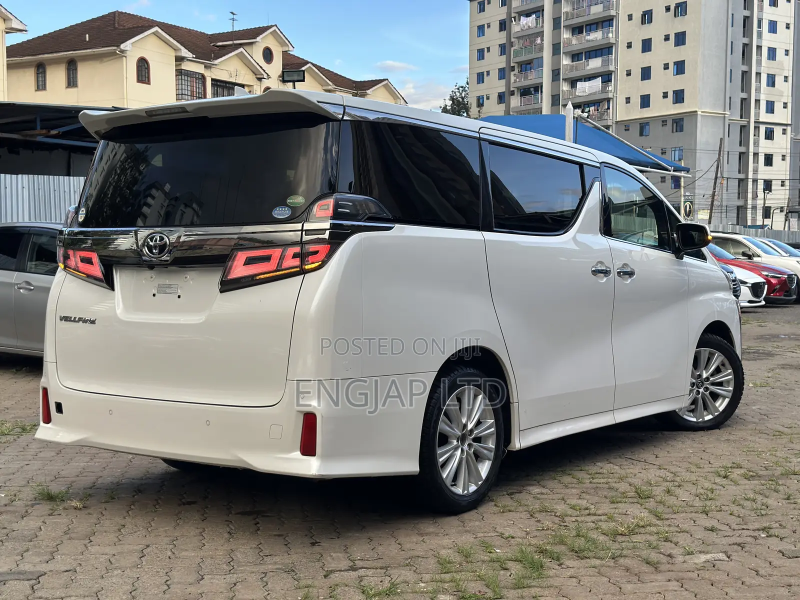 Toyota Vellfire 2018 White