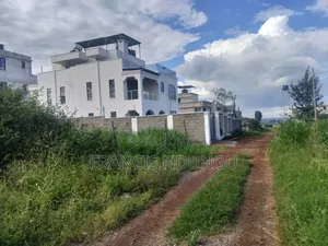 5bdrm Maisonette in Kiora Estate, Riabai for sale