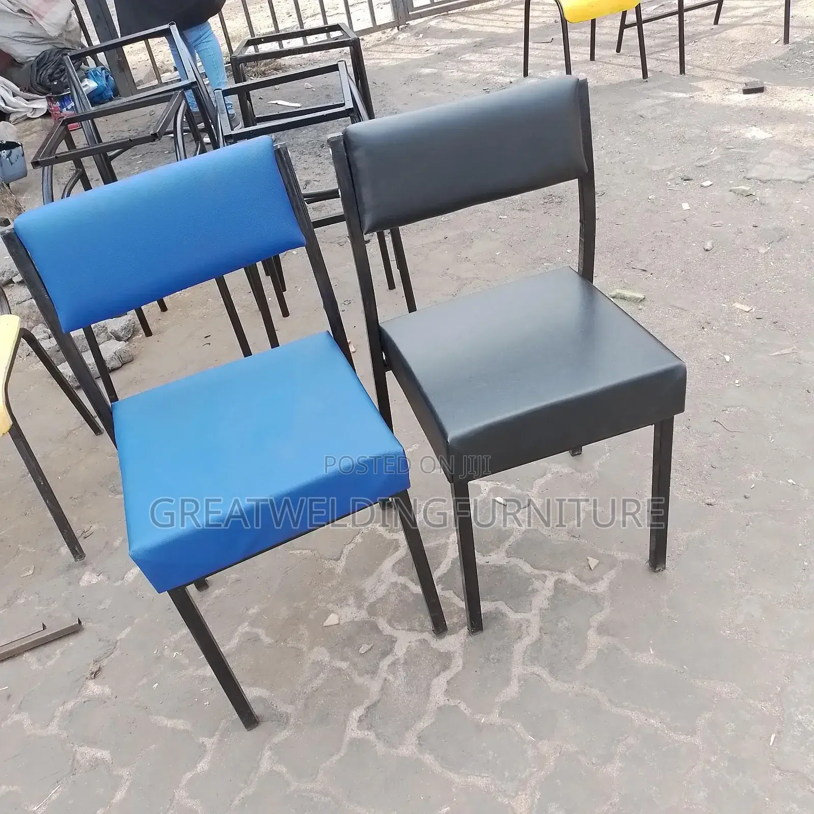 Moder Black and Blue Office Chair Hj