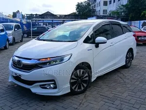 Honda Fit Shuttle 2019 White