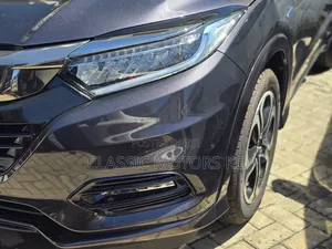 Honda Vezel 1.5 2WD 172 hp 2020 Brown
