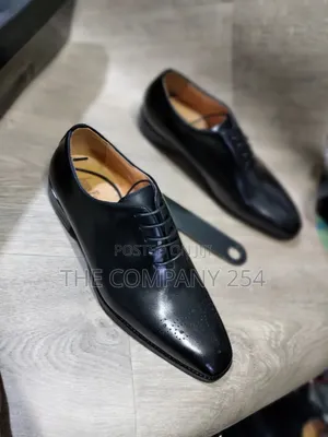 Quality Leather Official Men Wetlook Low Cut Official Shoes