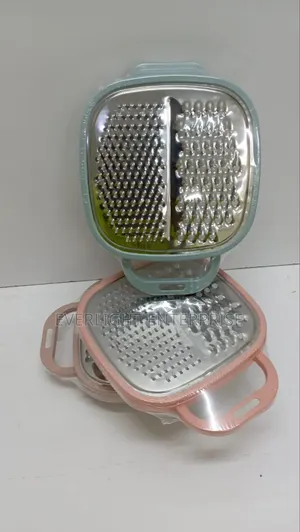 *Manual Grater With Bowl