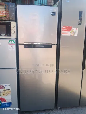 Clean Samsung Digital Inverter Refrigerator