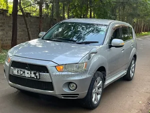 Mitsubishi Outlander 2010 Silver