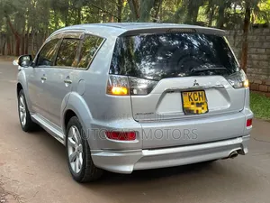 Mitsubishi Outlander 2010 Silver