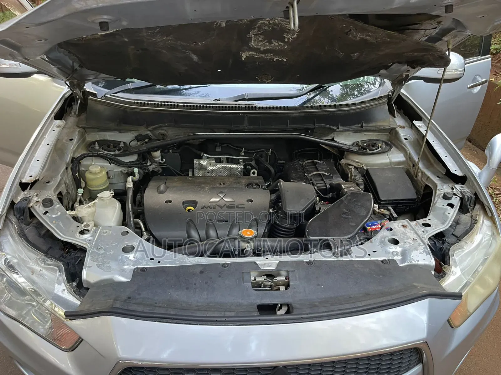 Mitsubishi Outlander 2010 Silver