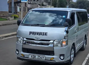 Toyota HiAce 2016 Silver