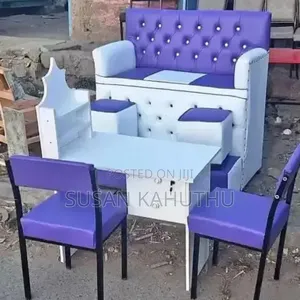 Stunning Salon/ Parlour Set