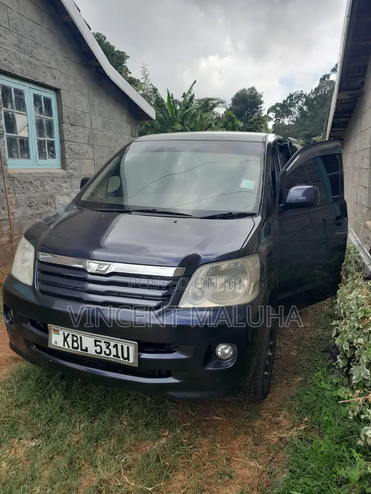 Toyota Voxy 2009 Black