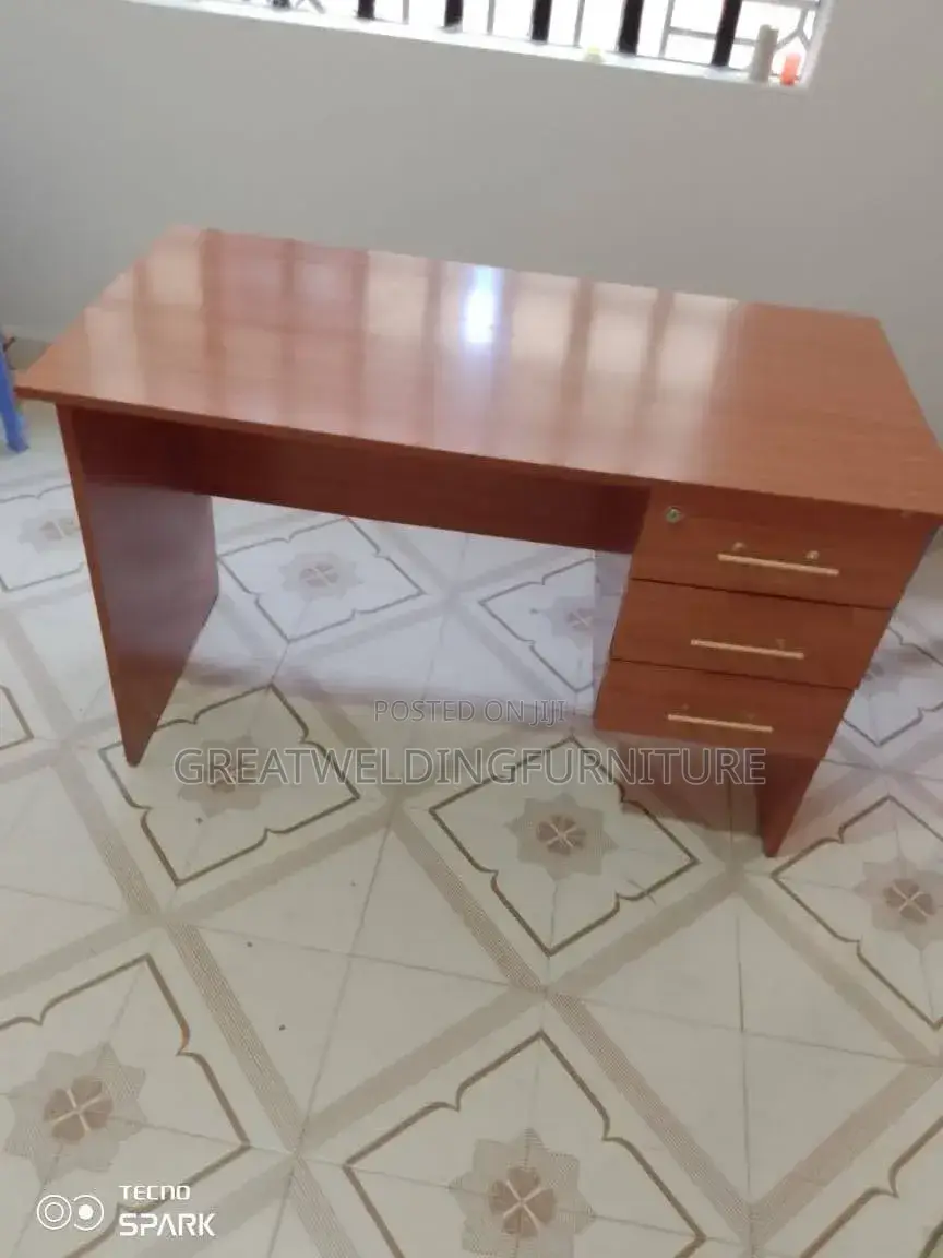Unique Design 1m Wooden Office Study Desk Lockable Drawers Hf4