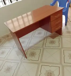 Comfortable 1m Lockable Drawers Wooden Office Study Desk