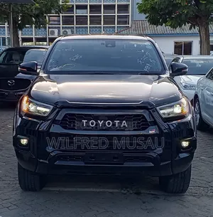 Toyota Hilux 2022 Black