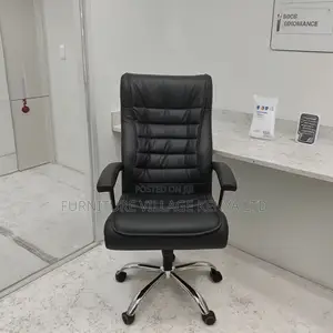 Executive Black Leather Swivel Director's Seat