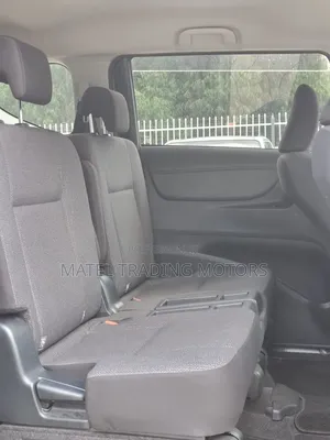 Toyota Sienta 2019 Silver