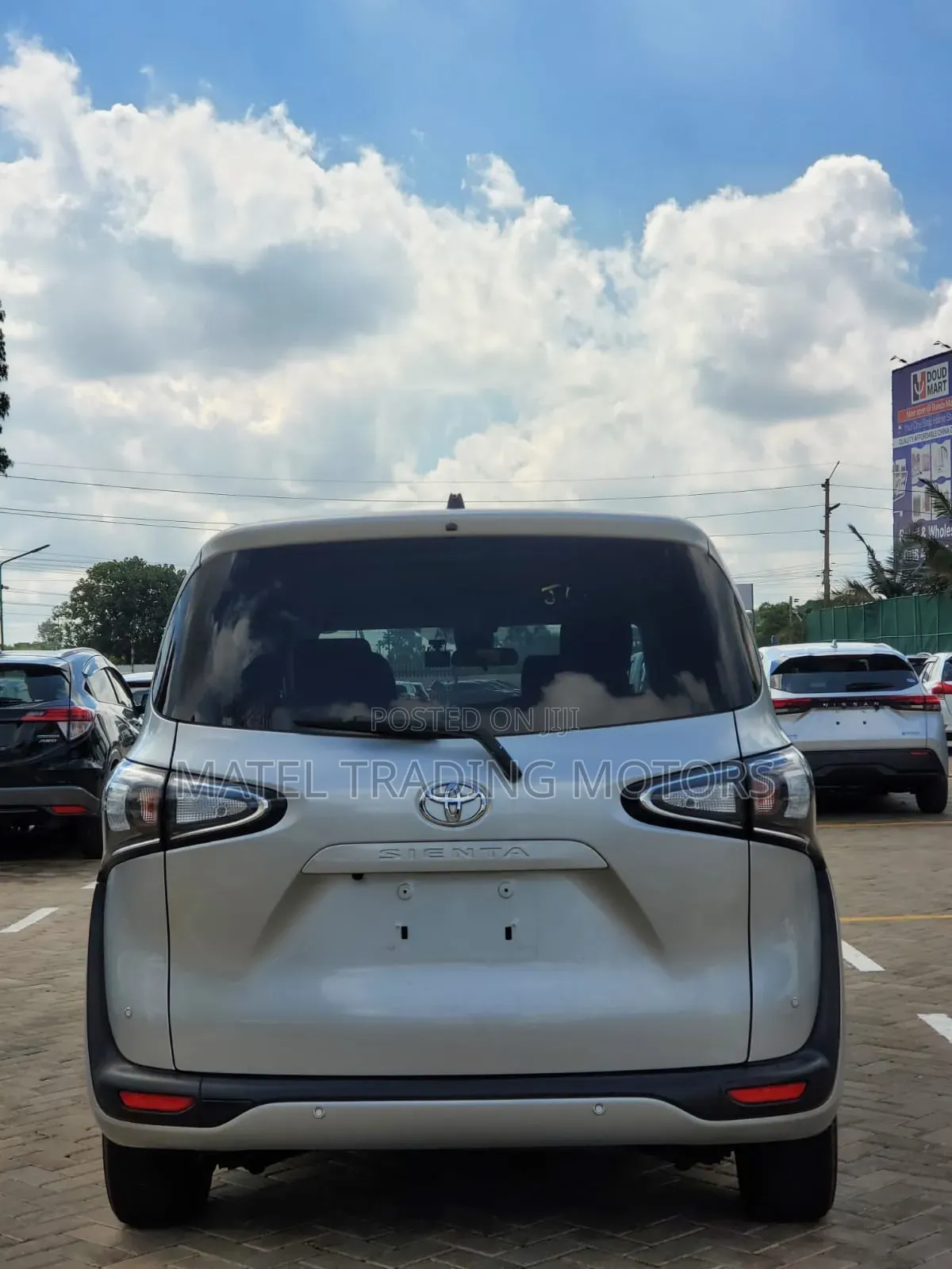 Toyota Sienta 2019 Silver