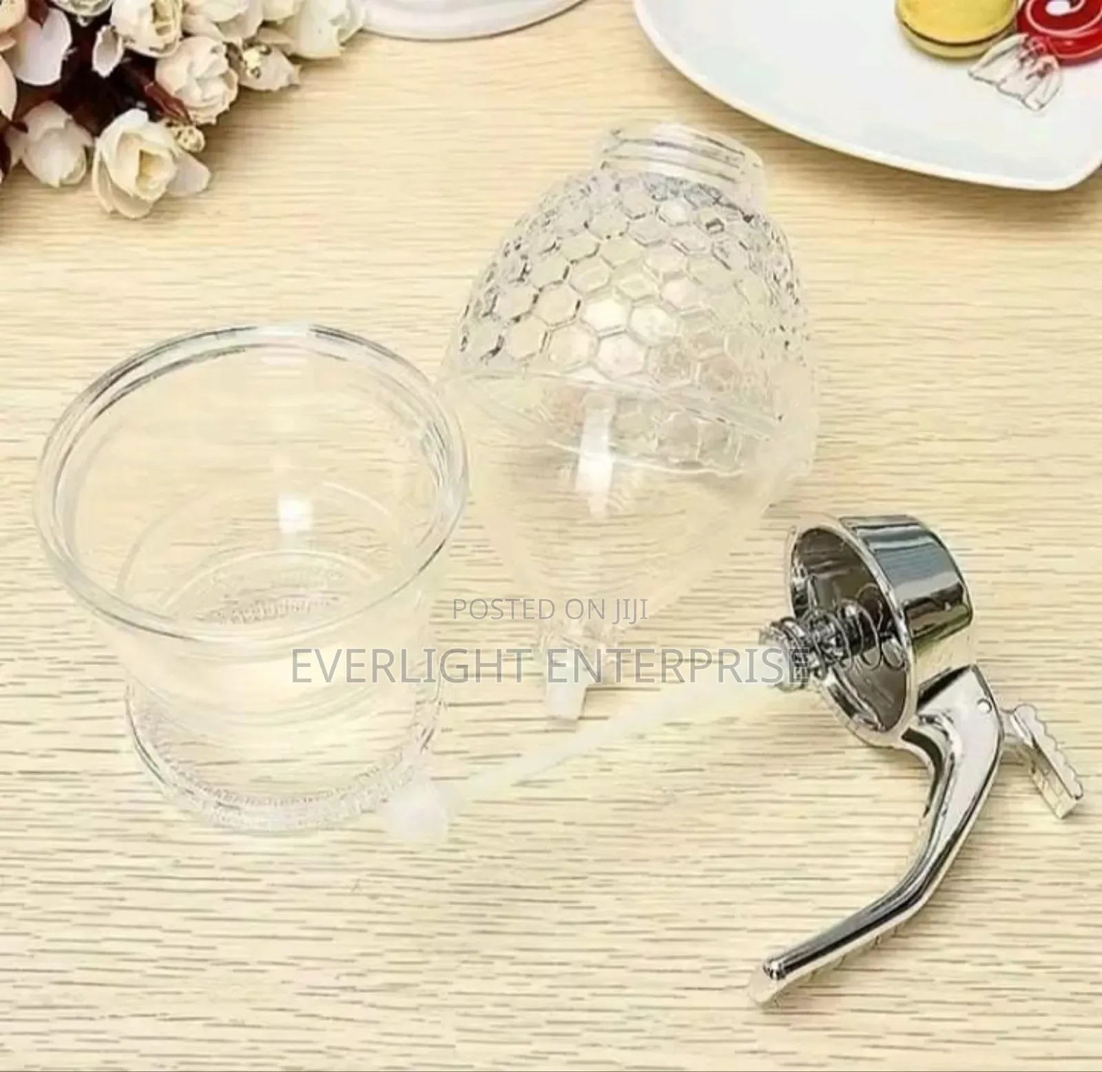 Diamond Shaped Honey Dispenser
