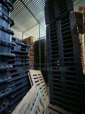 Plastic Pallets -Heavyduty High Quality Industrial Storage Solution.78
