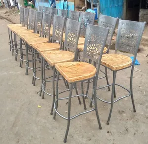 Bar Stools With Wooden Seating
