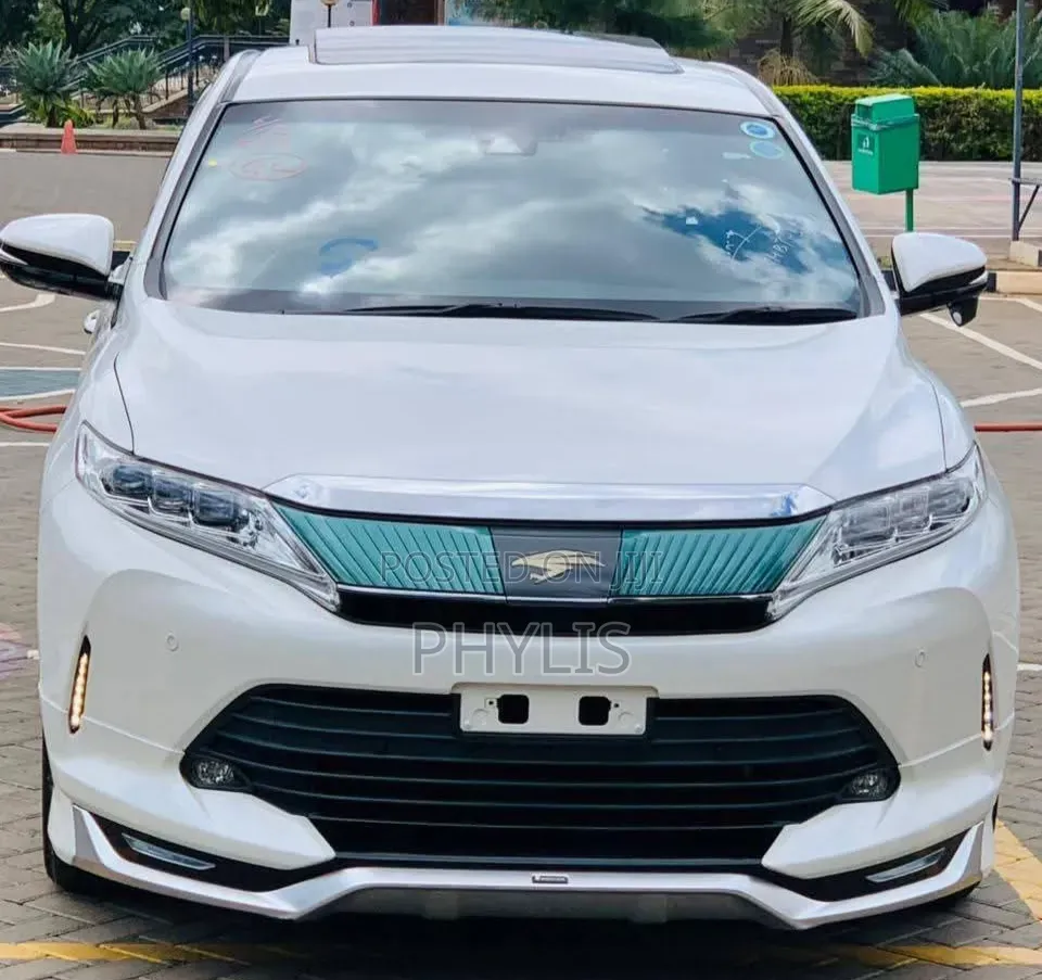 Toyota Harrier 2.0 2019 White
